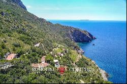 Argentario - LUXURY VILLA WITH DIRECT ACCESS TO THE SEA FOR SALE