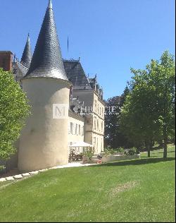 ALLIER - For sale - Magnificent castle of more than 1000 m2 living space 15 minutes from 