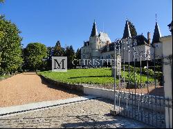 ALLIER - For sale - Magnificent castle of more than 1000 m2 living space 15 minutes from 