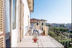 ART NOUVEAU VILLA WITH GARDEN AND GARAGE FOR SALE IN LUCCA