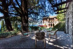 Splendid period villa with magnificent lake view