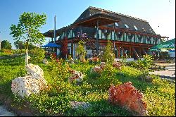 REED HOUSE, THE PENSION ON THE SEASHORE OF LAKE TATLAGEAC