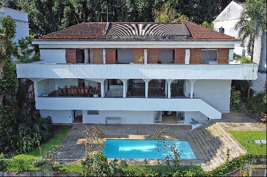 Classic house designed by renowned architect Indio da Costa