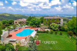 RESTORED HAMLET, ESTATE FOR SALE CHIANTI HILLS, SIENA