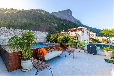Duplex penthouse overlooking Lagoa