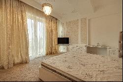 Luxury apartment with three bedrooms in Lozenets for sale