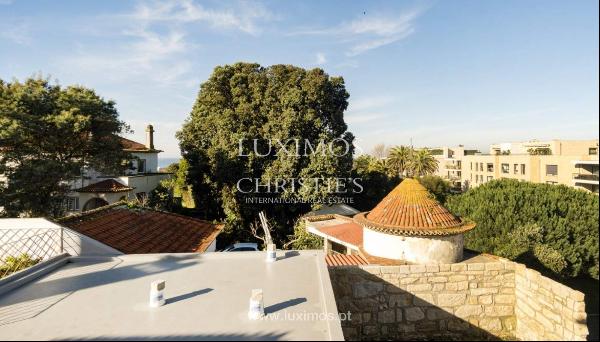 Renovated villa with garden, for sale, in Foz do Douro, Porto, Portugal