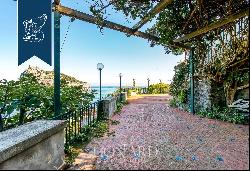 Wonderful panoramic villa with a view of the Aragonese Castle