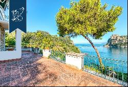 Wonderful panoramic villa with a view of the Aragonese Castle