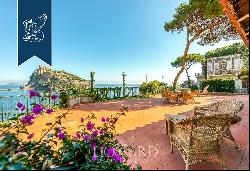 Wonderful panoramic villa with a view of the Aragonese Castle