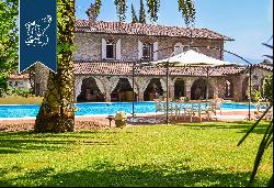 Typical farmhouse for sale just two km from Tellaro's beaches