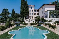 Villa Majestic, a small jewel nestled in Montalbano hills