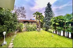 Lugano-Agno: for sale a large property with an elegant villa, guest house & typical Ticin