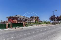 1000 sqm luxury house with pool for sale in La Moraleja, Alcobendas 28000