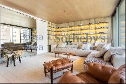 Spacious and contemporary apartment, designed by Arthur Casas, next to Shopping