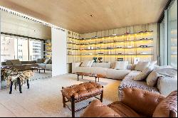 Spacious and contemporary apartment, designed by Arthur Casas, next to Shopping