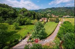 Tuscany - LUXURY COUNTRY HOUSE WITH POOL FOR SALE IN LUCCA