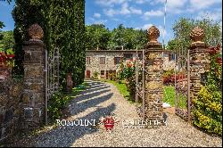 LUXURY COUNTRY HOUSE WITH POOL FOR SALE IN LUCCA, TUSCANY