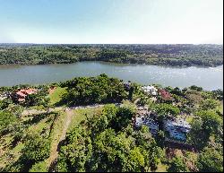 Captivating riverside lot in the Paraná Country Club