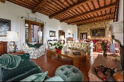 Marvelous villa immersed among the Montepulciano vineyards