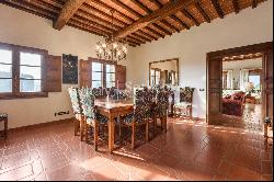 Marvelous villa immersed among the Montepulciano vineyards