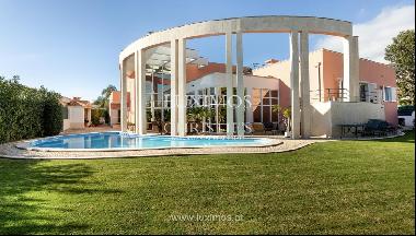 Fantastic 5 bedroom villa with pool, for sale in Faro, Algarve