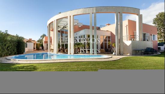 Fantastic 5 bedroom villa with pool, for sale in Faro, Algarve