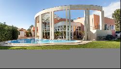 Fantastic 5 bedroom villa with pool, for sale in Faro, Algarve