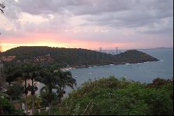 House in Joao Fernandes with a cinematic view