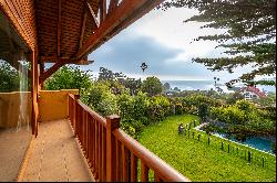 House in downtown Zapallar overlooking the bay