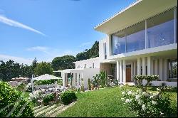 Attractive contemporary villa
