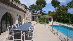 ATTRACTIVE PROVENCAL VILLA