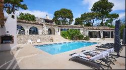 ATTRACTIVE PROVENCAL VILLA