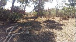 Beautiful plot in a popular location with partial sea views