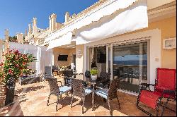 Fabulous front line apartment with access to the sea