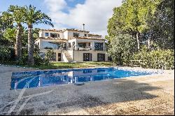 Villa with big pool and tennis court