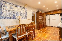 Villa with botanical garden very close to Madrid
