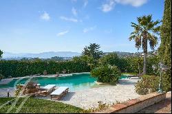 Mougins - villa with sea and Estérel view in a gated and secure domain