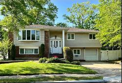 722 Caldwell Avenue, North Woodmere NY 11581