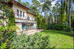 Classic style villa next to the Baltic Sea in Jurmala