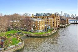 Pier Head, Wapping High Street, London, E1W 1PN