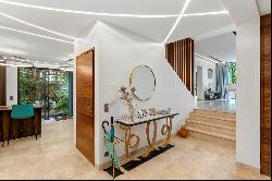 One of the most famous address! Luxurious contemporary property
