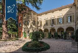 Frescoed Period Mansion and centuries-old Park: A 19th-Century Masterpiece for Sale Near B