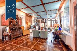 Refined apartment with private entrance and elevator for sale in the heart of Venice