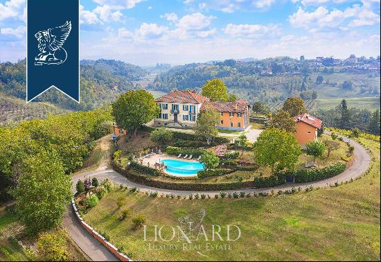 Estate with 13.5 hectares of agricultural land for sale on the outskirts of Asti's town ce