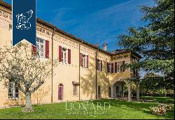 Stunning 19th-century estate for sale in a charming town centre of the province of Brescia