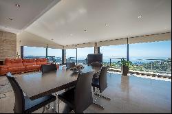 Impressive modern house with panoramic views of the sea