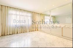 Spacious and sunny apartment in prime location