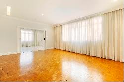 Spacious and sunny apartment in prime location