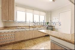 Spacious and sunny apartment in prime location